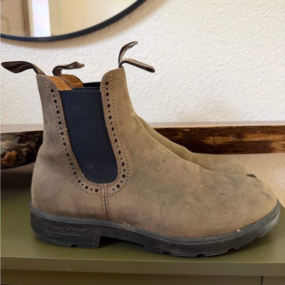 Blundstone Women’s Chelsea Boot in Rustic Brown